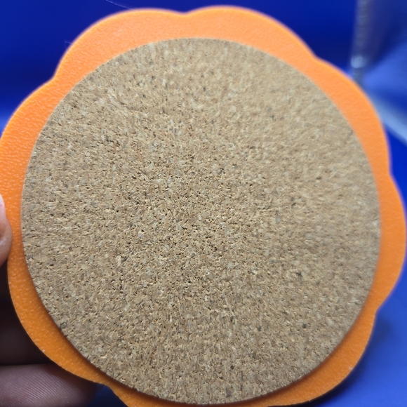 Jack-o'-lantern Coasters With Pumpkin Holder - Picture 7 of 8